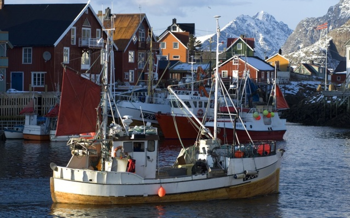 Fiskerne har f&aring;tt &oslash;ynene opp for marin fors&oslash;pling, men havnene mangler ofte mottakssystemer for fiskerirelatert avfall. Foto: Terje Rakke / nordnorge.com  