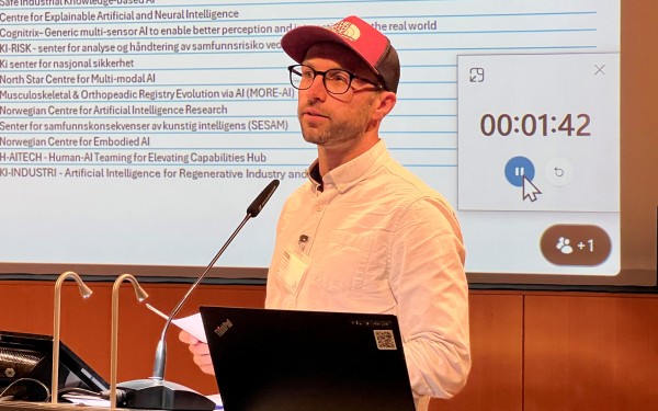 Daniel Weiss pitcher NordregAI. Foto: Beate Nicoline Andersen / Forskningsrådet