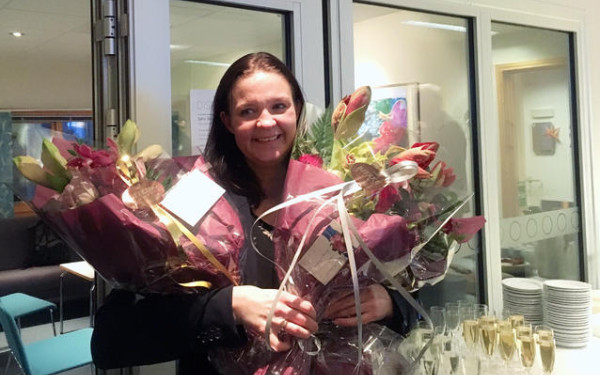 En lykkelig og lettet S&oslash;lvi Solvoll etter vellykket disputas. Foto: Nhien Nguyen