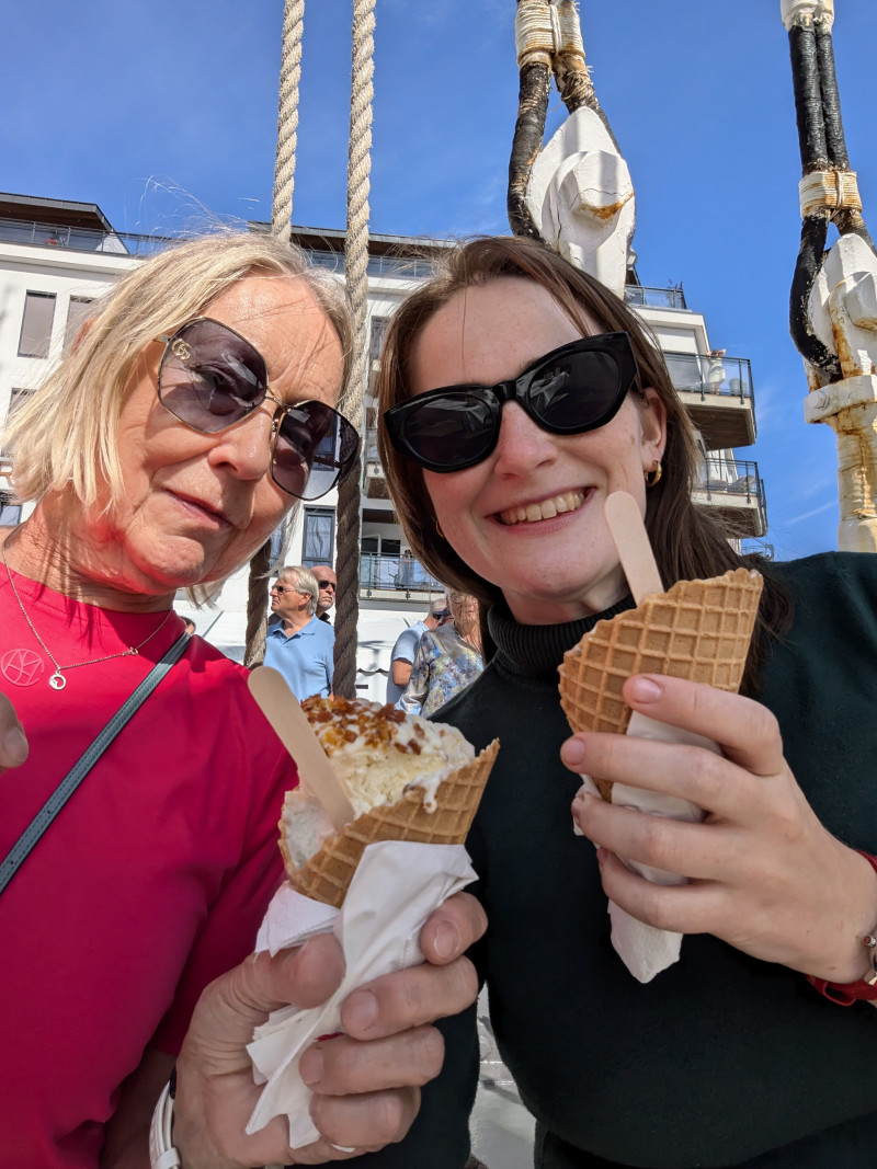 Grete og Tiril på Arendalsuka. Foto: 